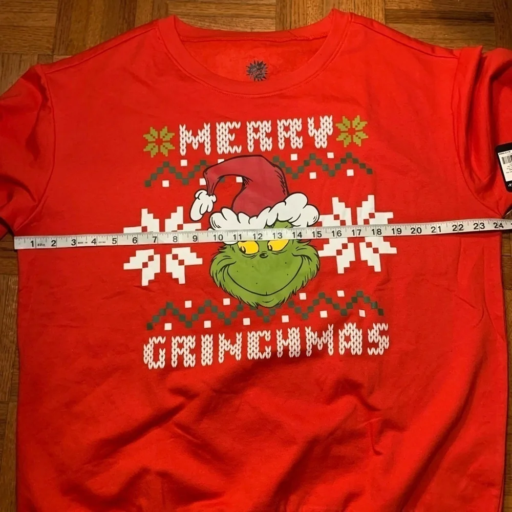 NWT Grinch Merry Christmas Red Sweater Sz Large